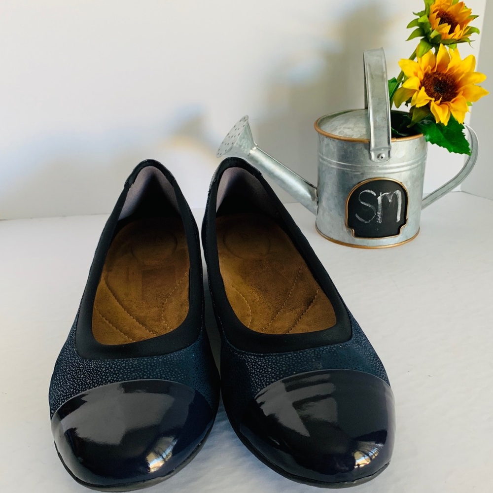 Clark’s slip on flats women’s size 11